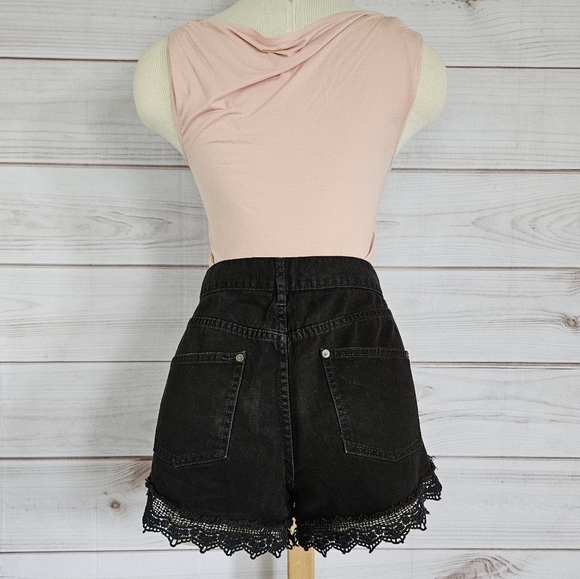 Free People High Rise Distressed Shorts Crochet Lace Trim in Stark Black Size 29 - Picture 5 of 11